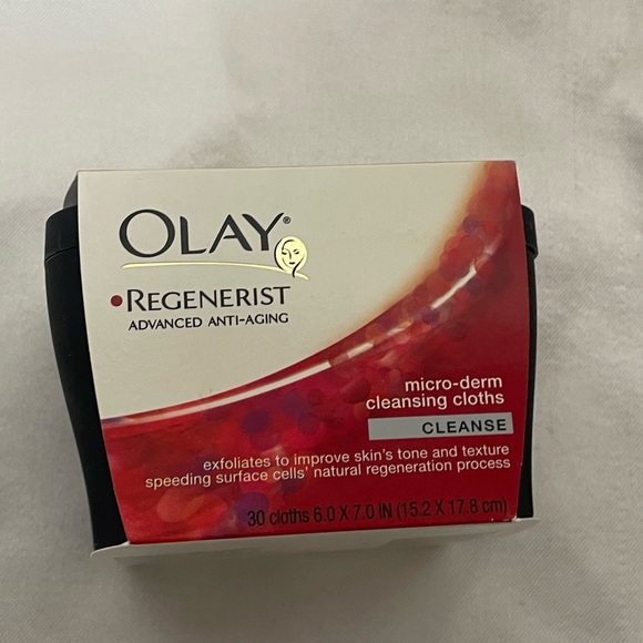 OLAY Skincare New Olay Regenerist Anti Aging Cleansing Clothes